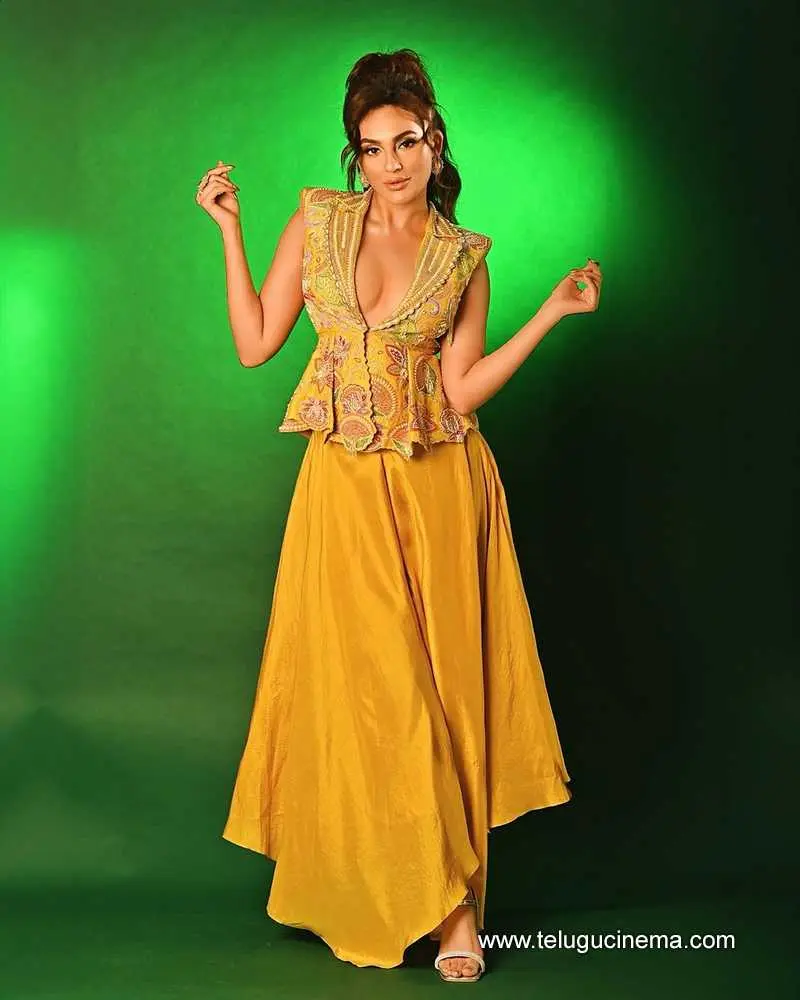 Seerat Stills 310724 01