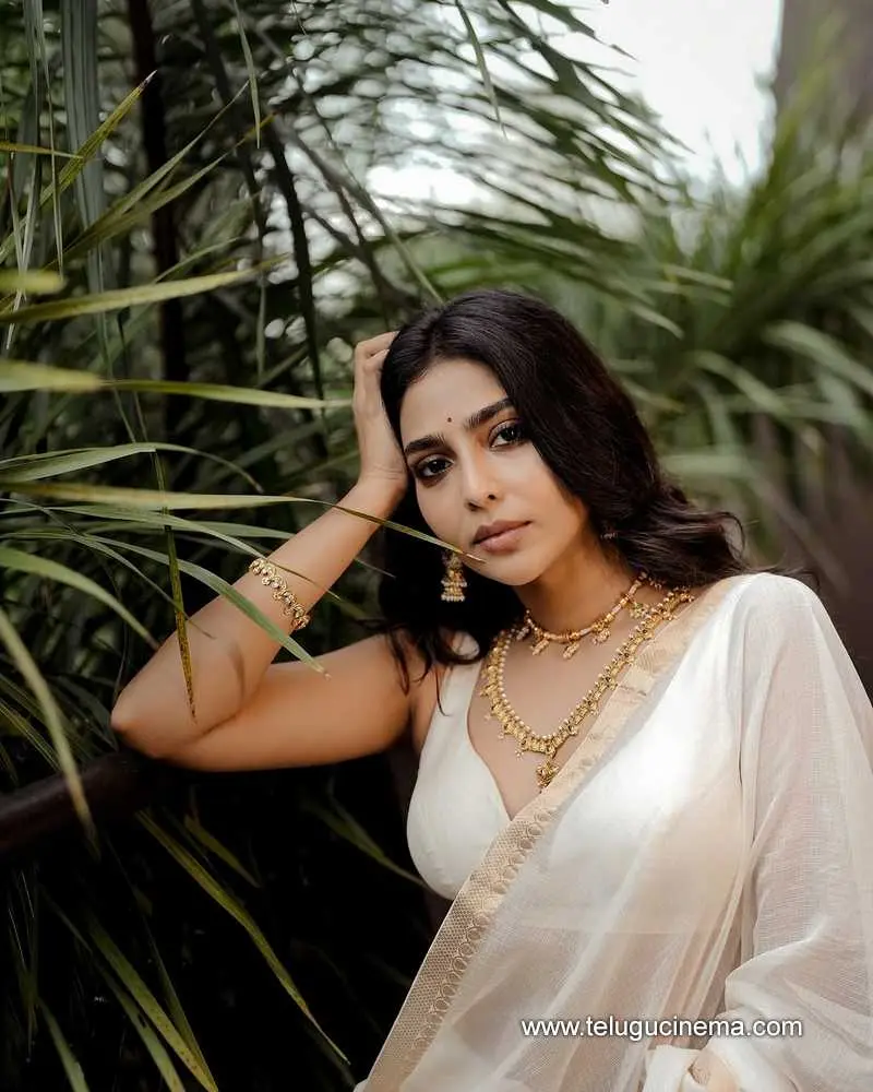 Aishwarya Stills 241224 01