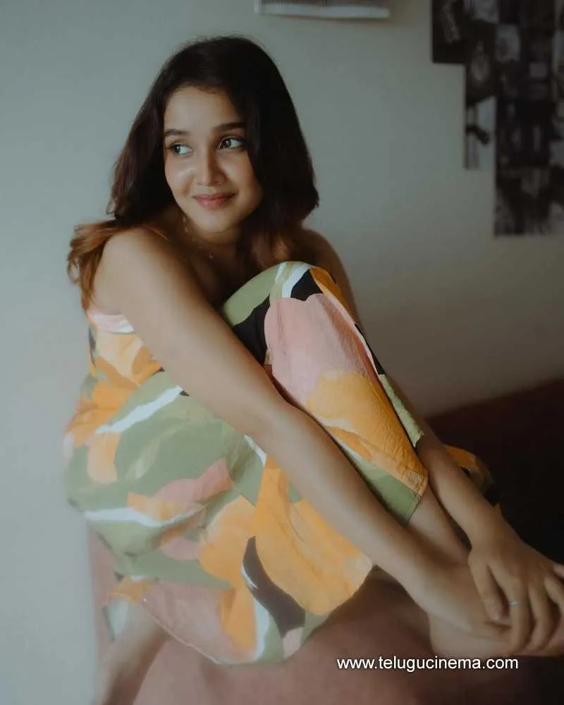 Anikha Stills 191224 01