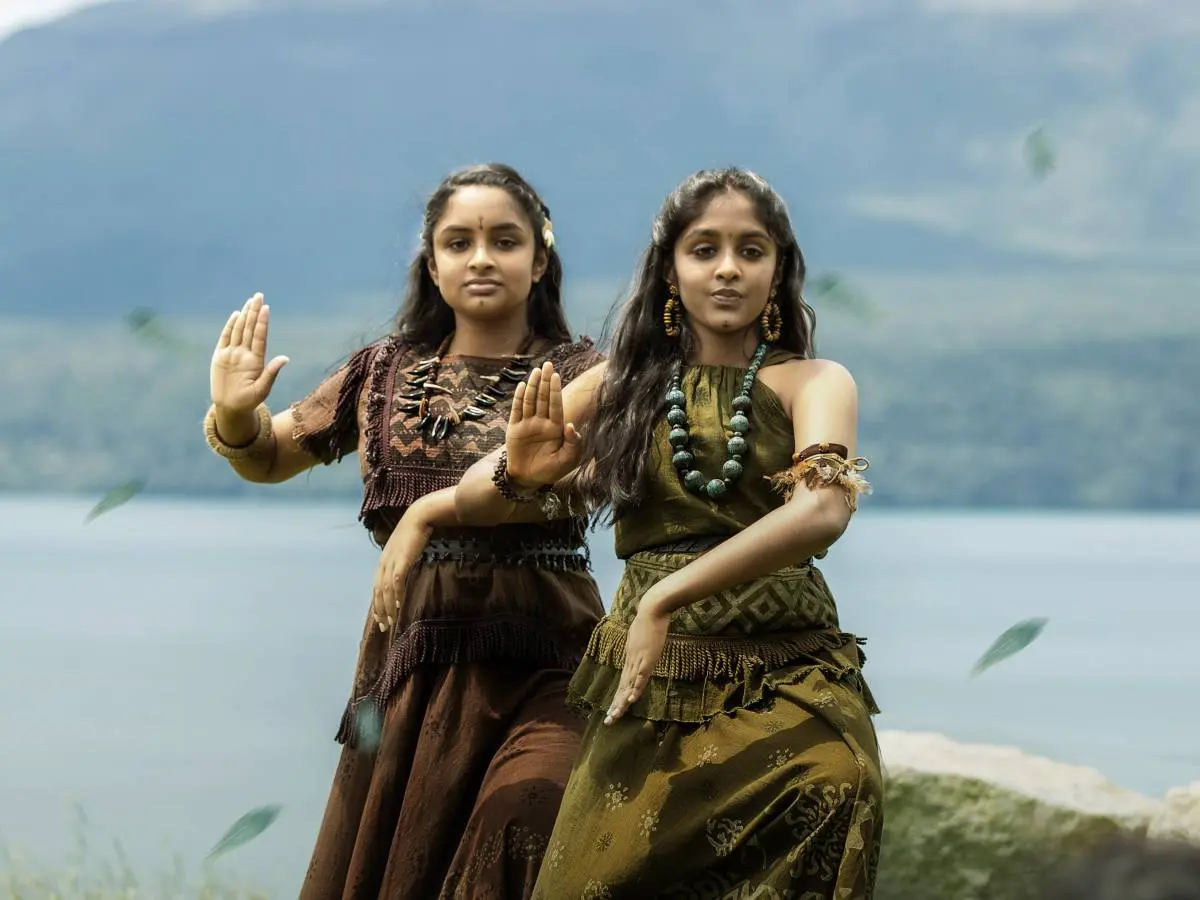 Ariaana and Viviana Manchu