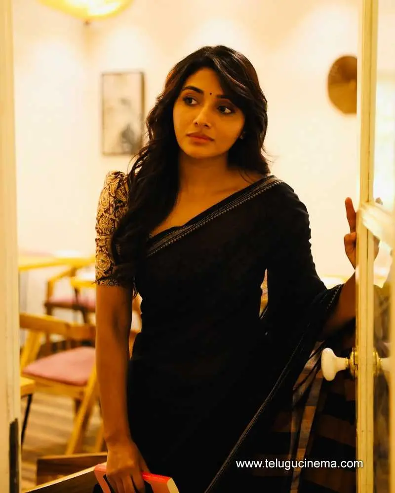 Mirrnaa Stills 241224 01
