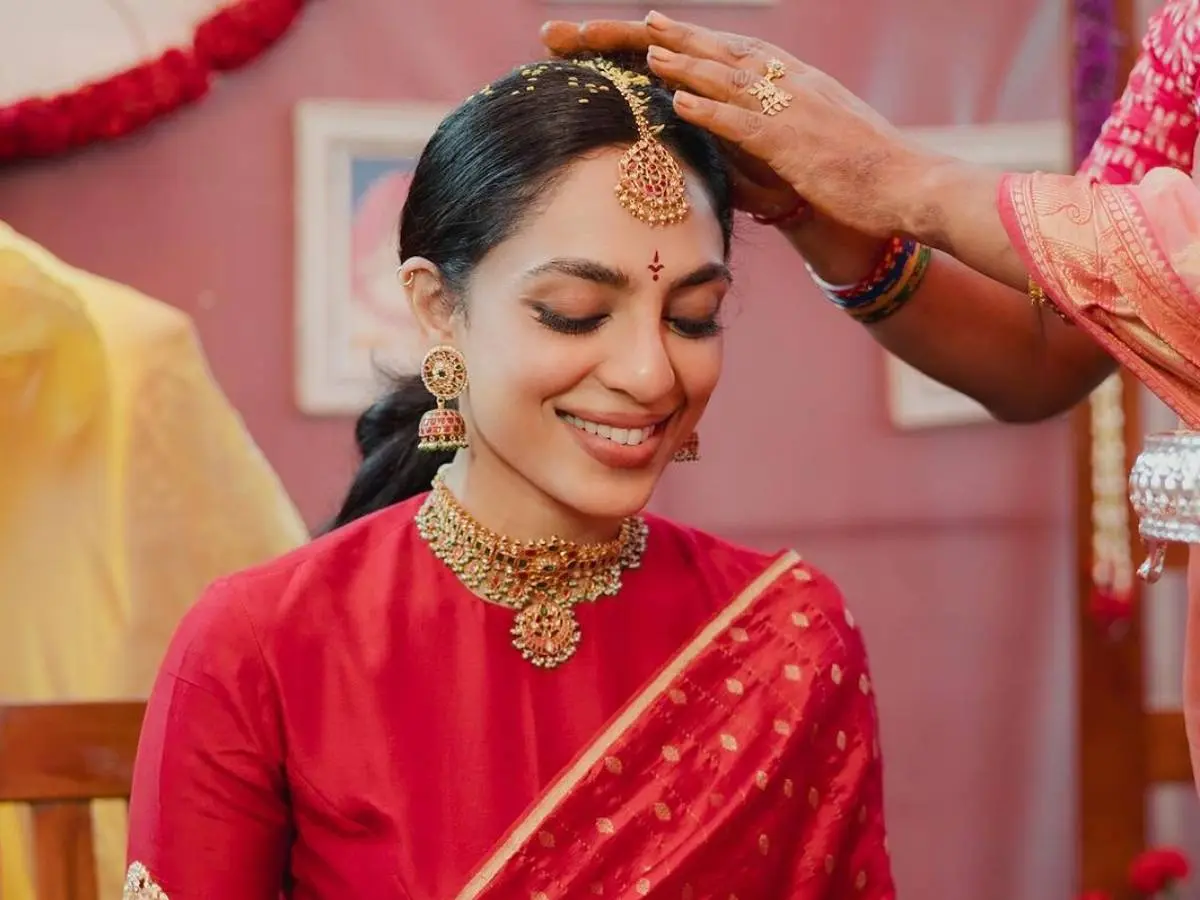 Sobhita as Pelli Kuthuru
