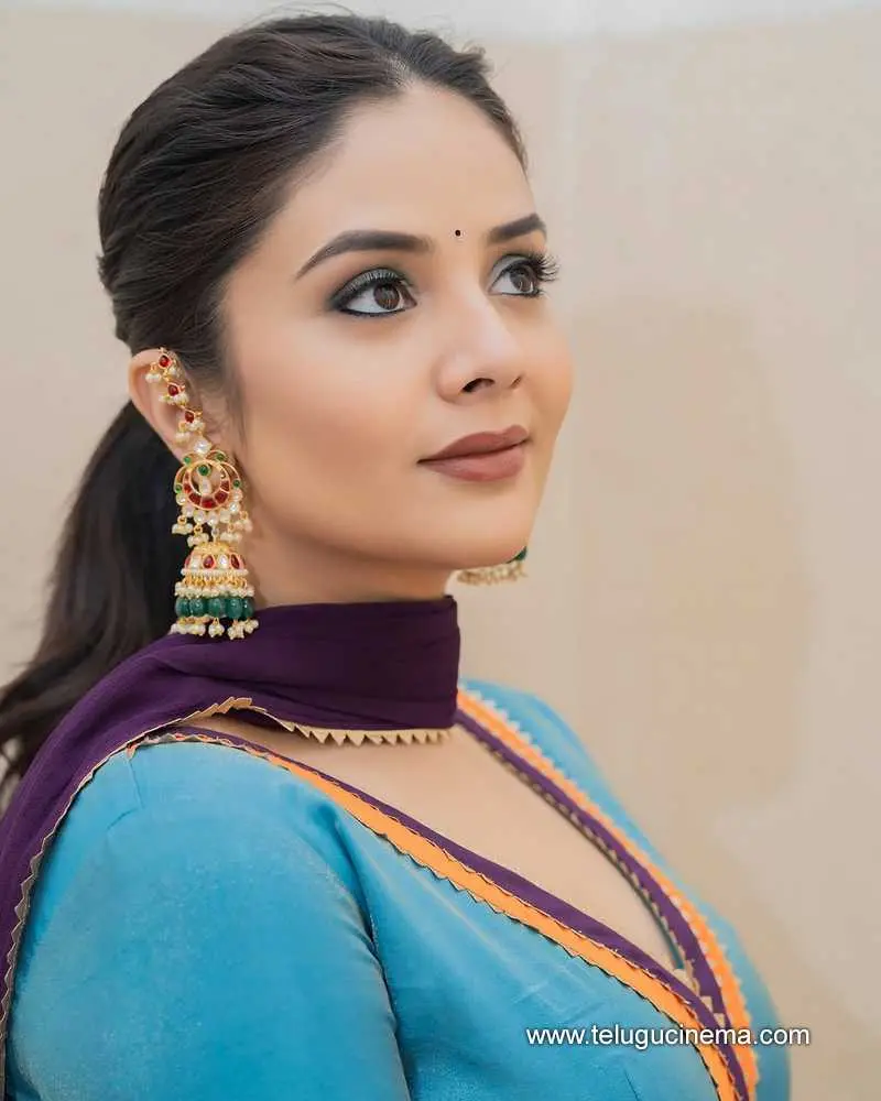 Sreemukhi Stills 281224 01