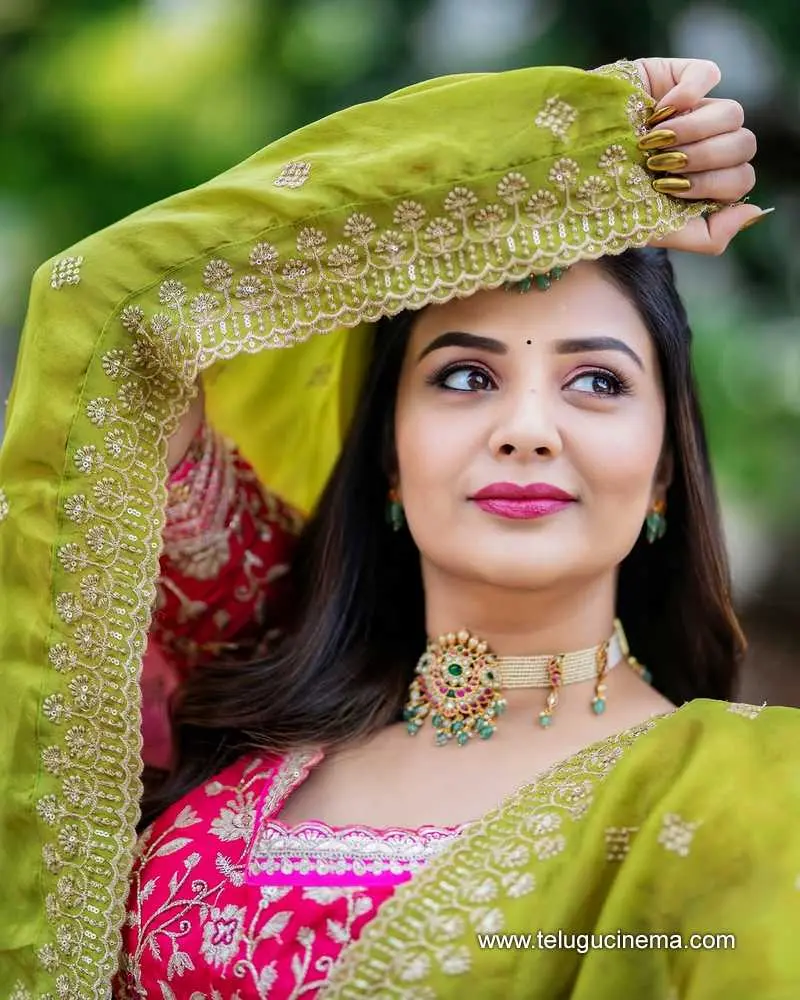 Sremukhi Stills 261224 01