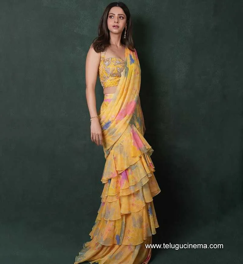 Vedhika Stills 171224 01