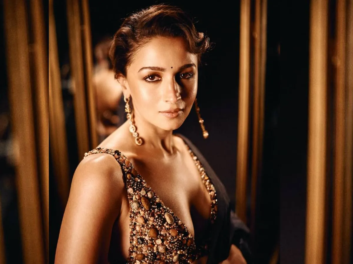Alia Bhatt at Sabyasachi 25 event