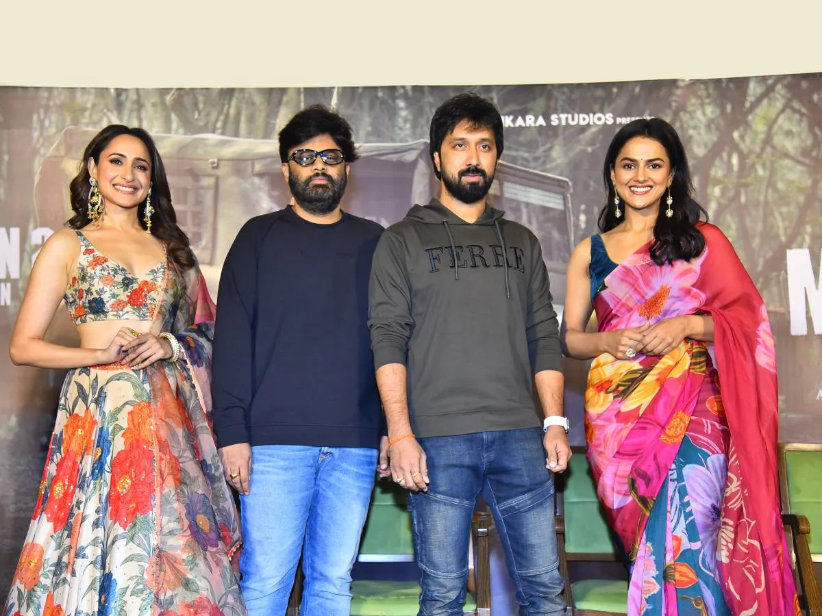 Daaku Maharaaj team