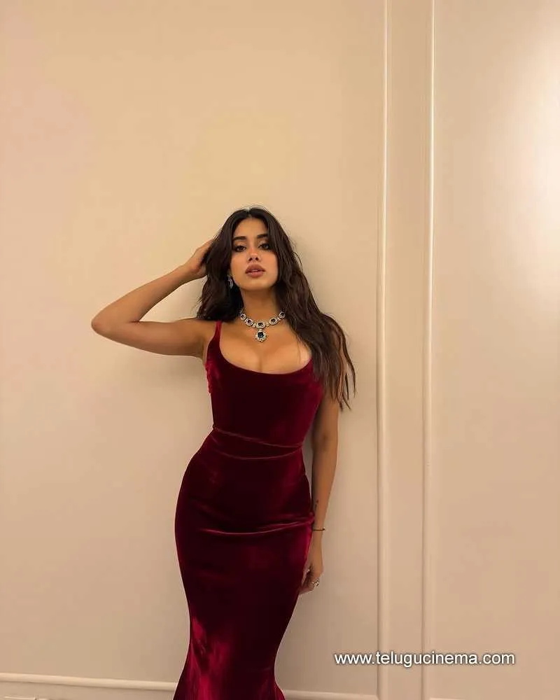 Janhvi Stilla 07012501