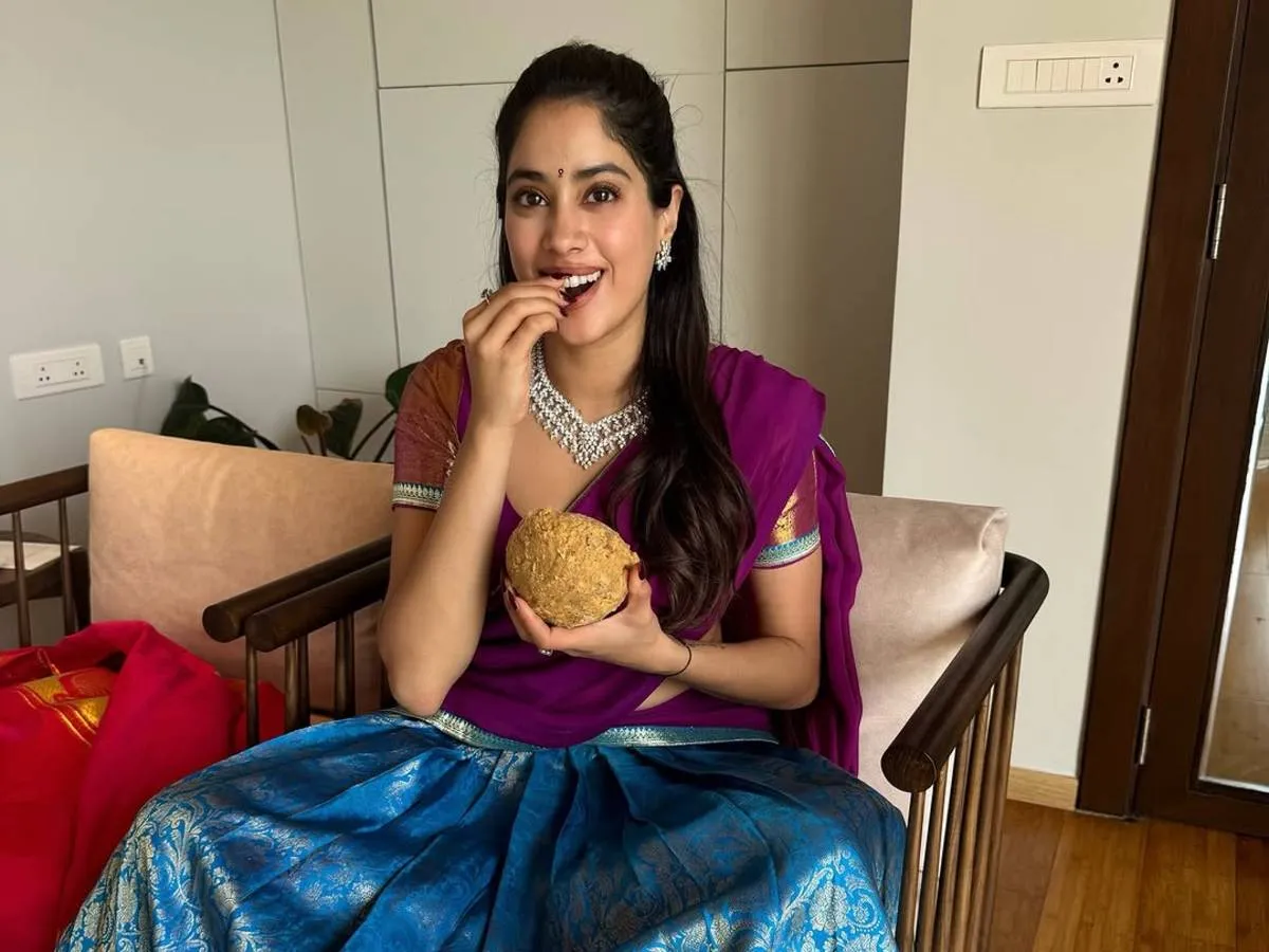 Janhvi Kapoor with Tirupati laddu