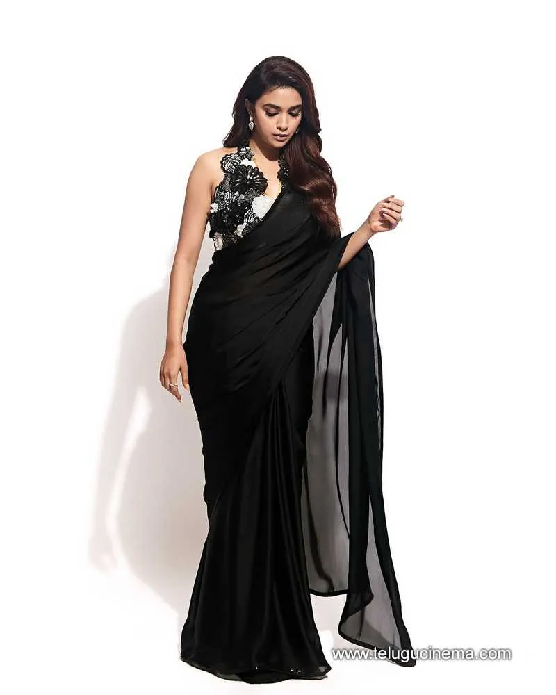 Keerthysuresh Still 22012501