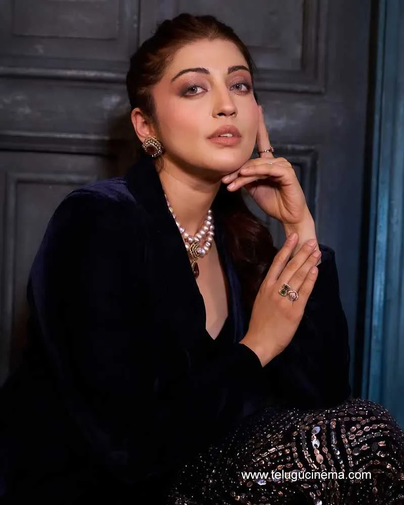 Pranitha Still 20012501