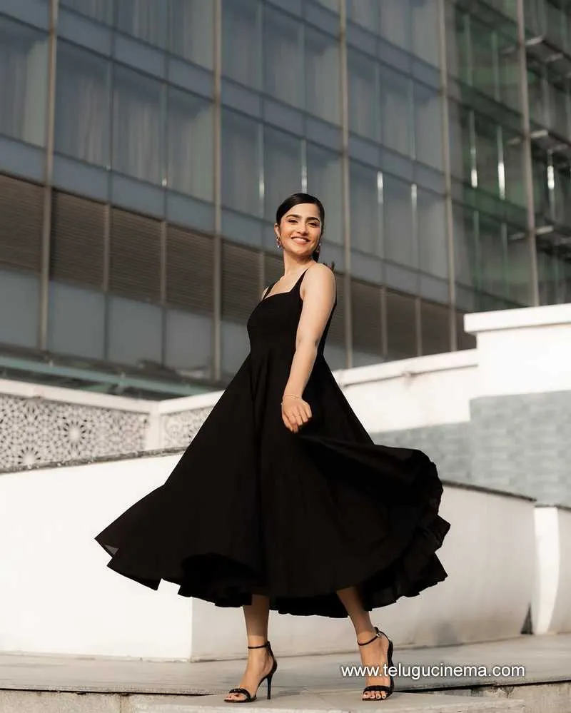 Rukmini Stilla 17012501