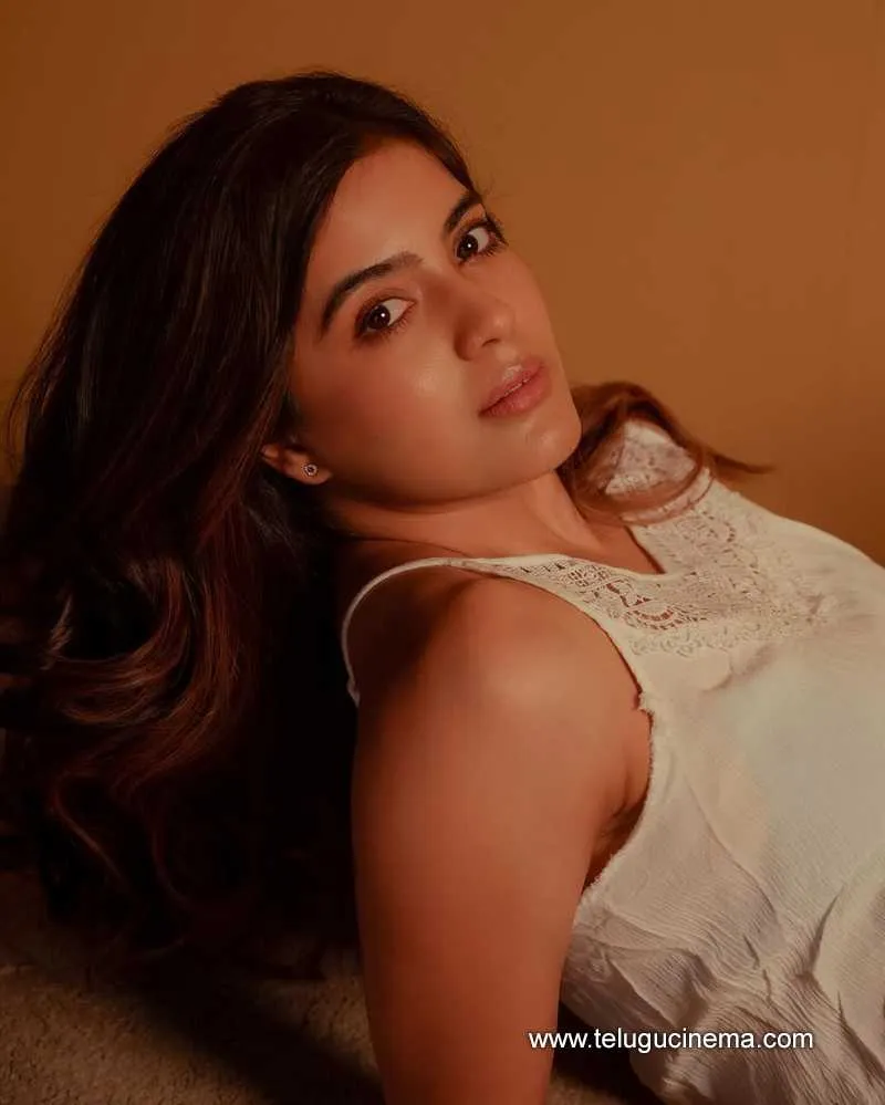 Amritha Still 18522501