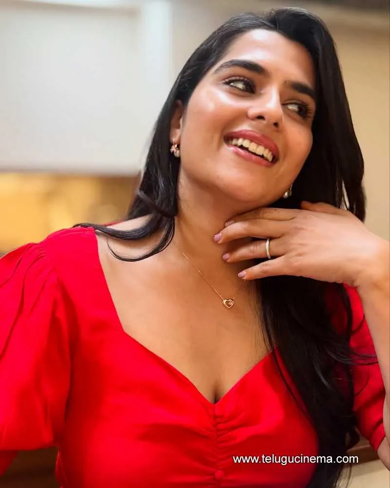 Kavya Still 18522501