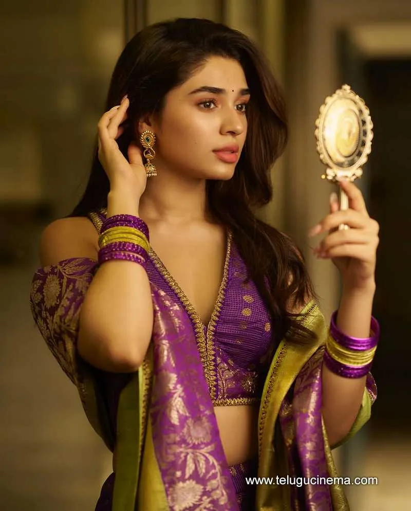 Kriti Still 8022501