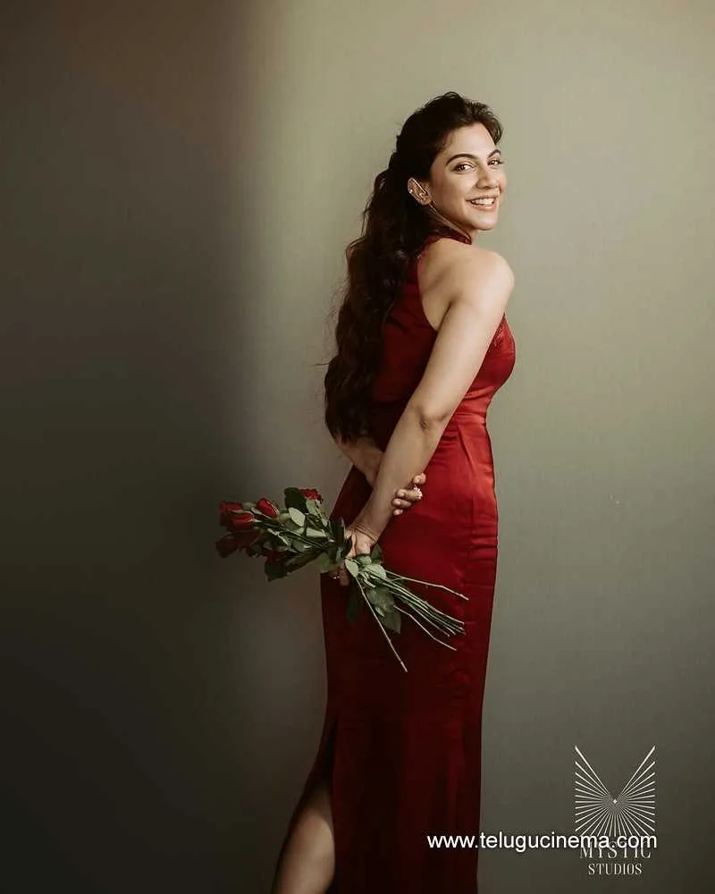 Madonaa Stills 24022501