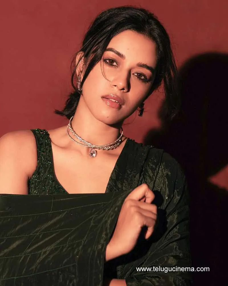 Mirnalliniravi Still 14022501