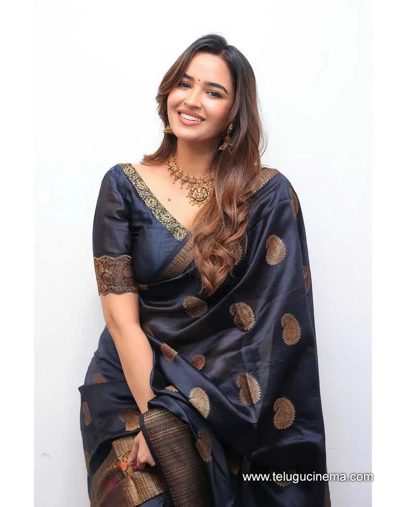 Pujitha Stills 27022501