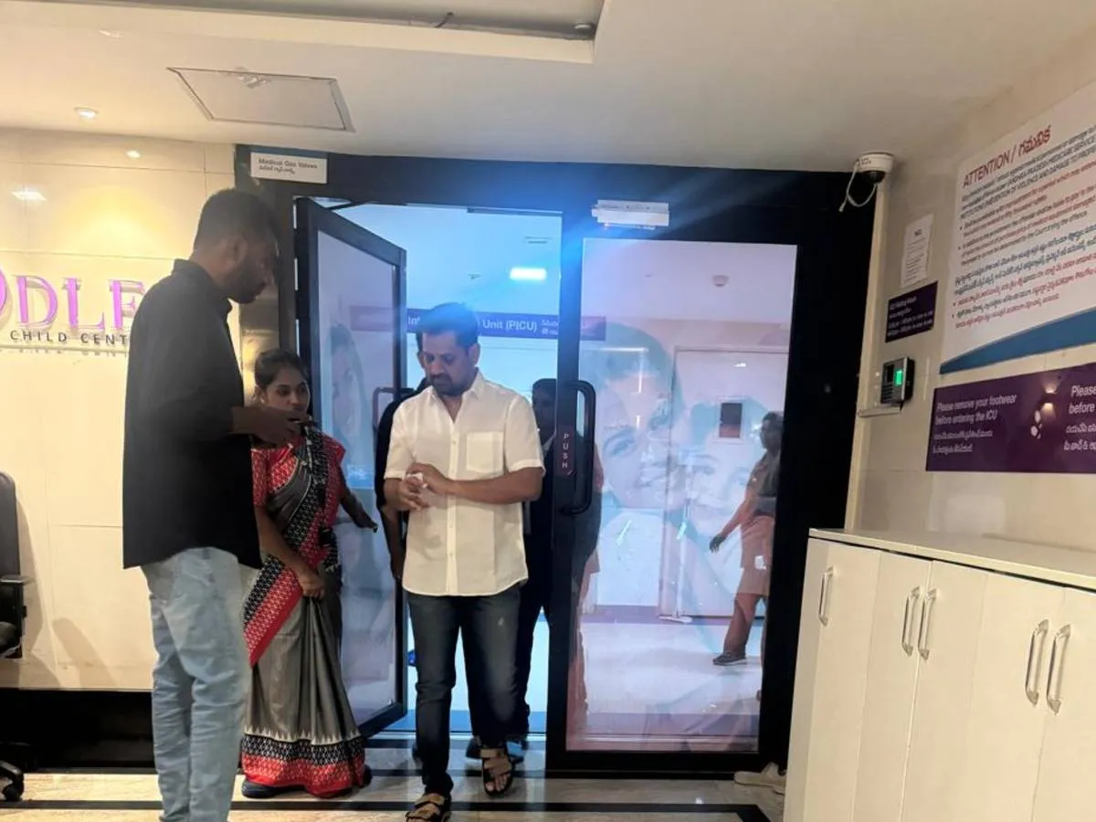 Bunny Vasu visits Shri Tej at KIMS hospital