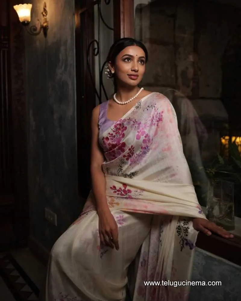 Tejaswi Still 11022501