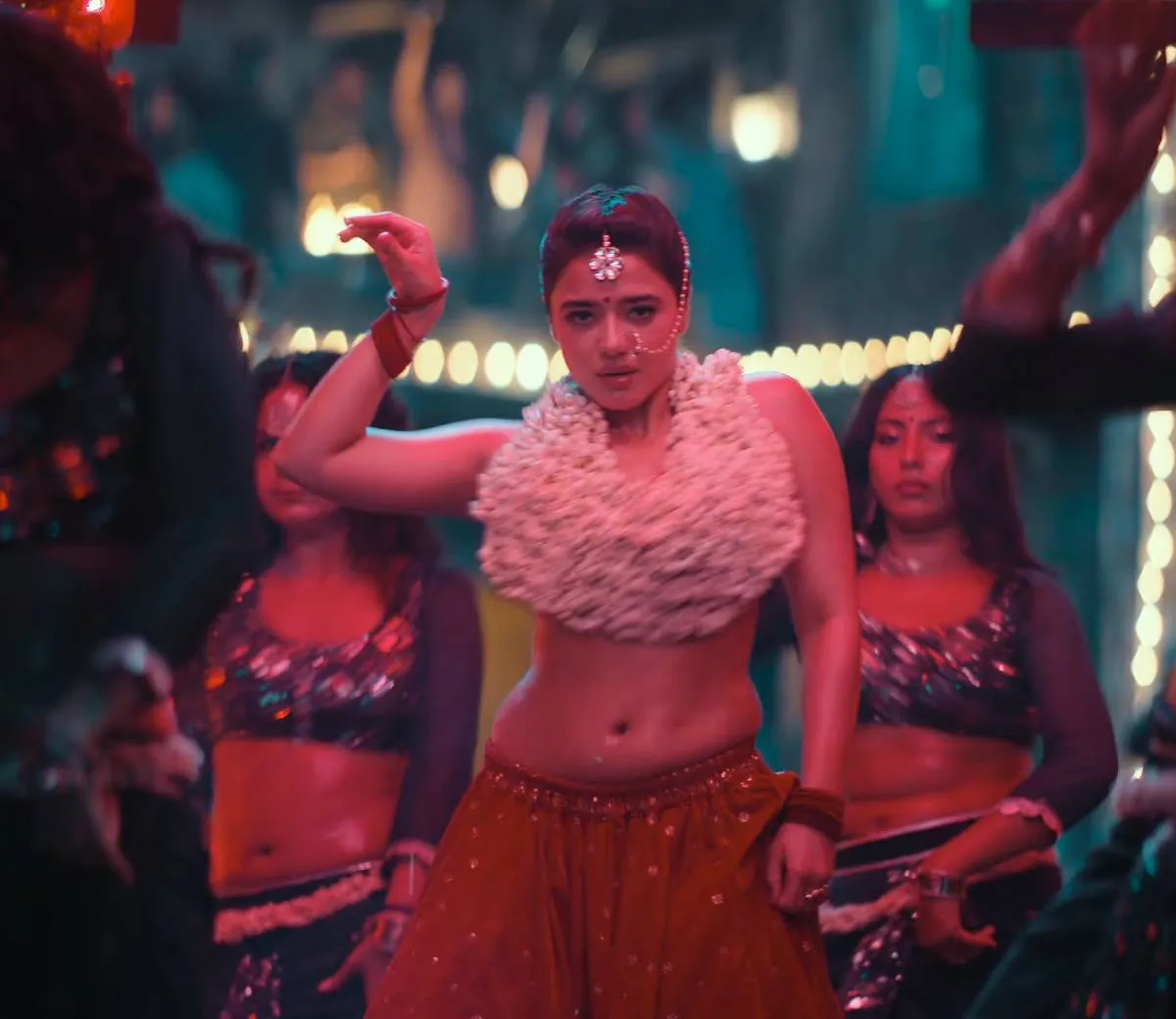 Ketika Sharma sizzles in ‘Adhi Dha Surprise’ song