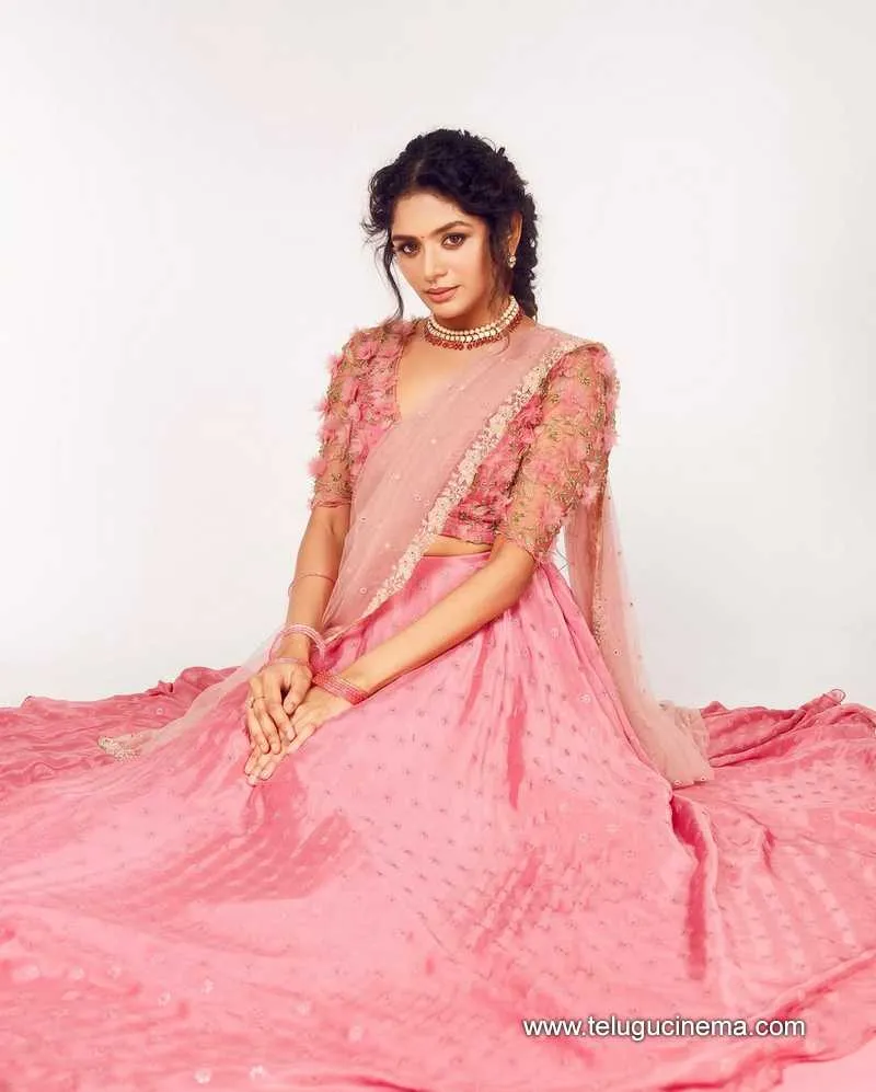 Aditi Stills 19032501