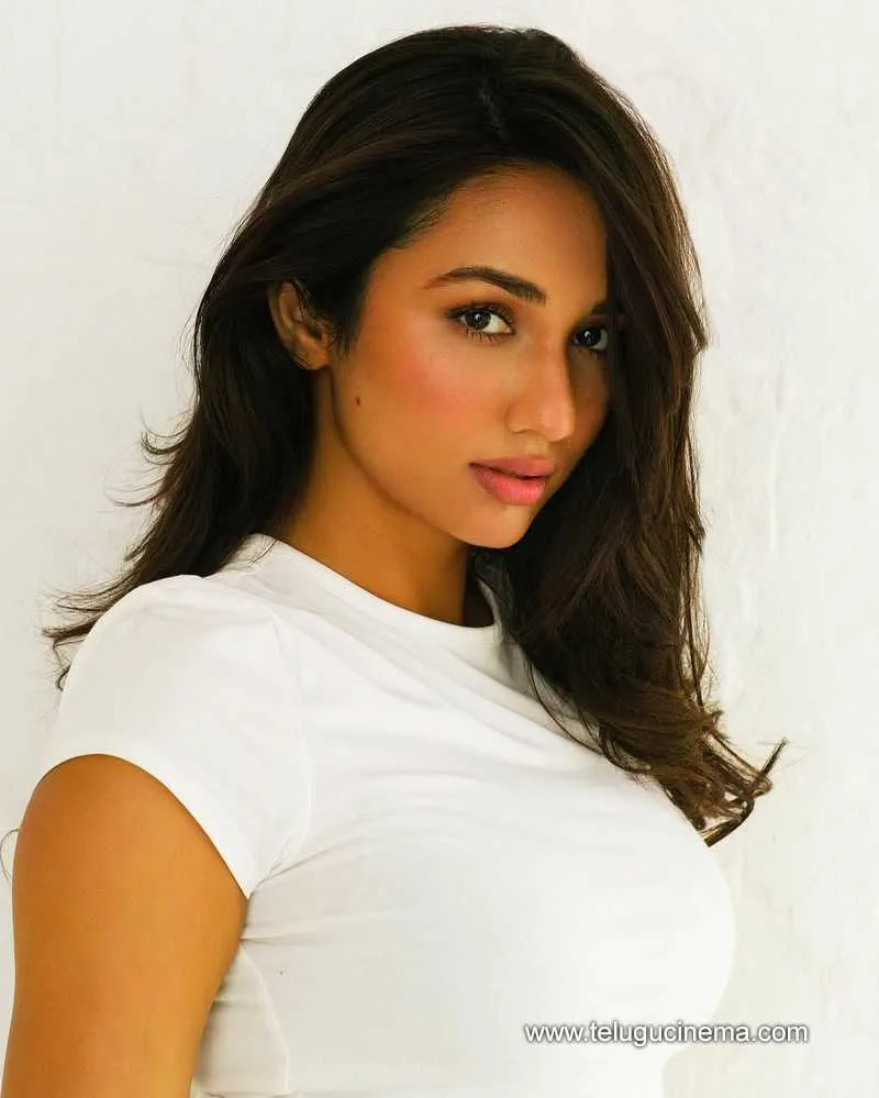 Akansha Stills 06032501 1