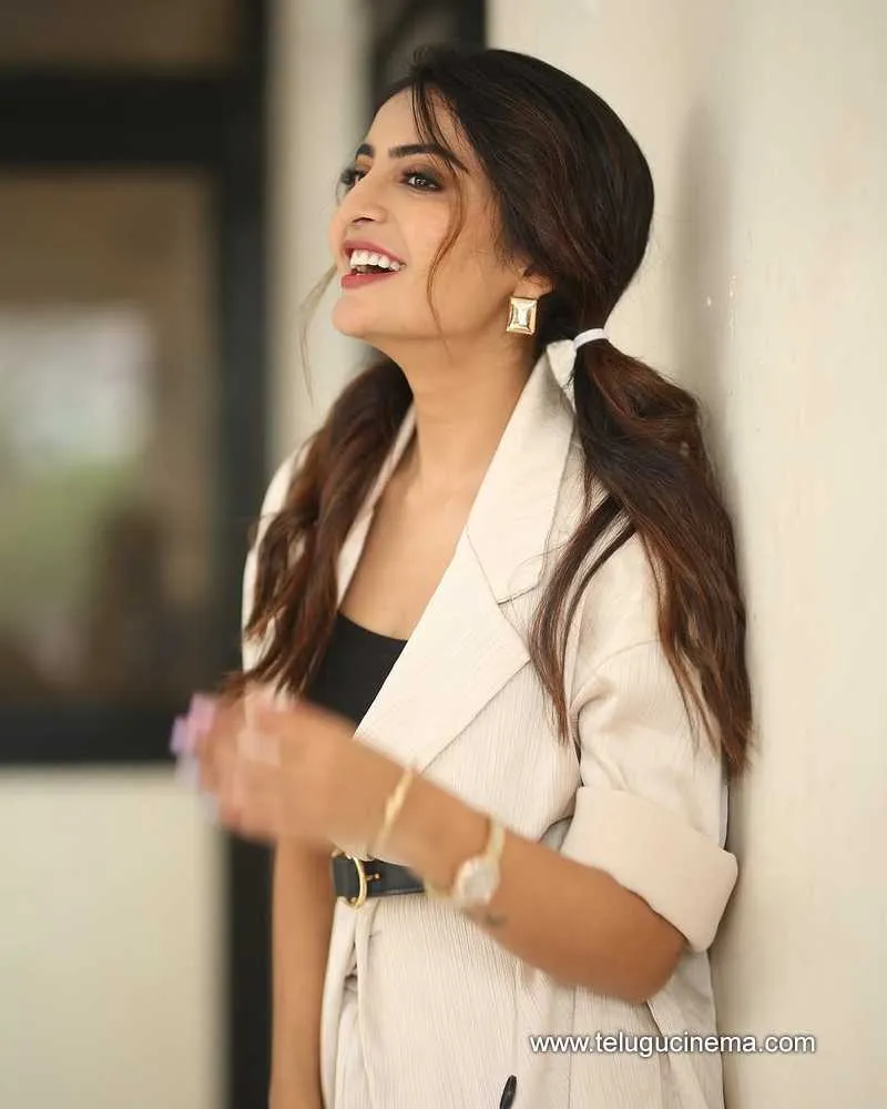Ananya Stills 03032501