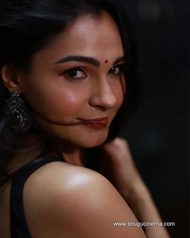 Andrea Stills 01032501