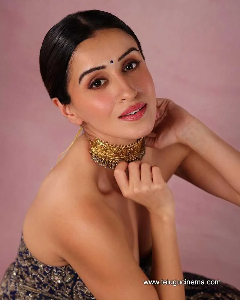 Anshu Stills 06032501
