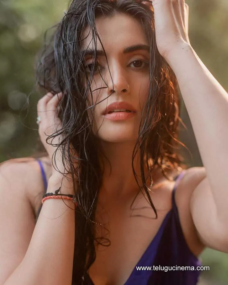 Divyansha Stills 14032501