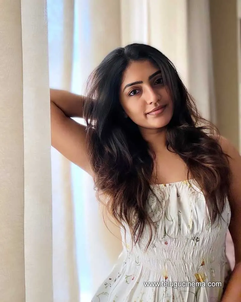 Eesha Stills 26032501