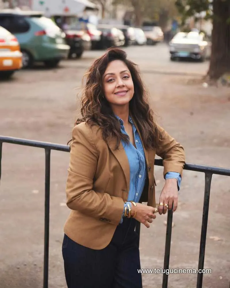 Jyothika Stills 04032501