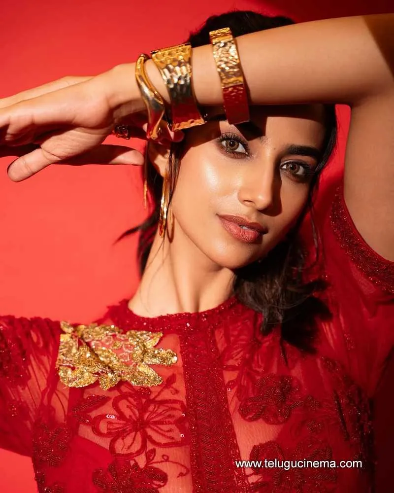 Meenakshi Stills 19032501