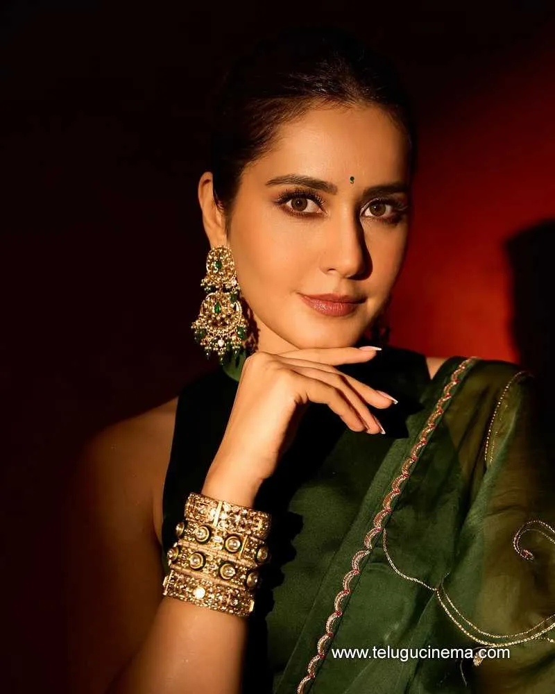 Raashikhanna Stills 05032501