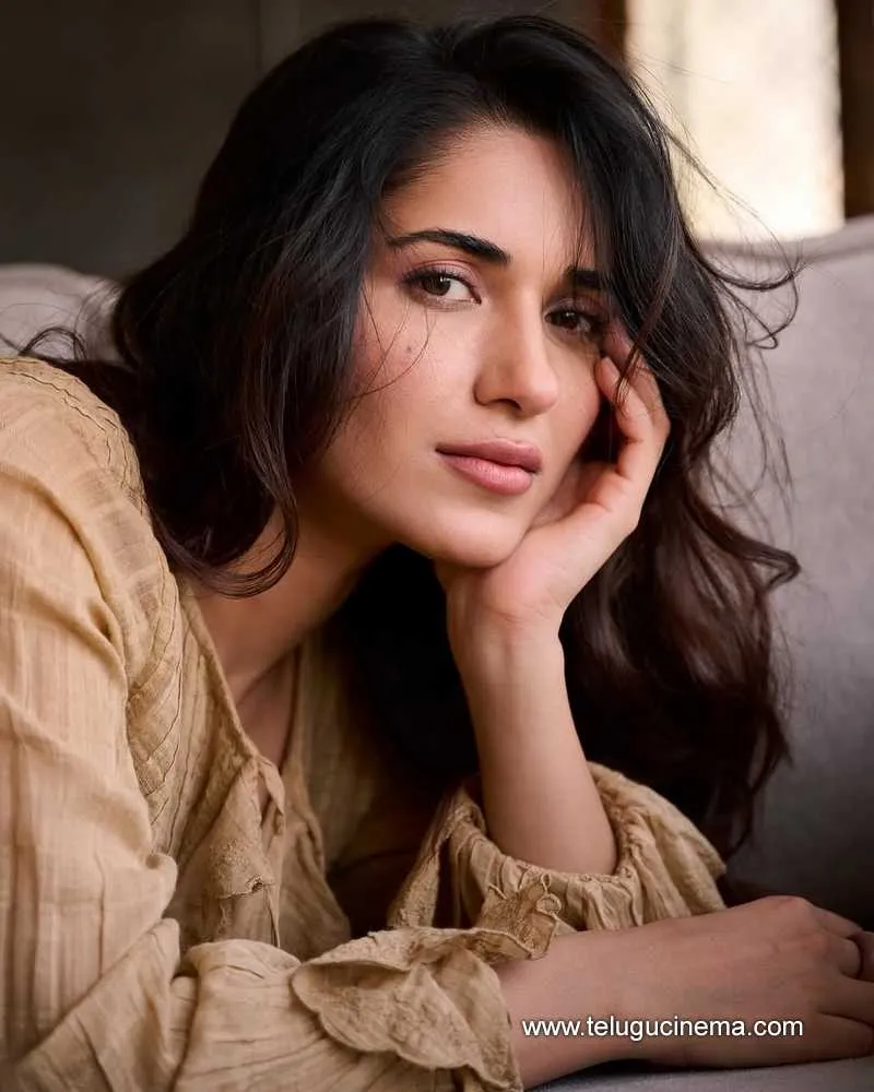 Ruhani Stills 10032501