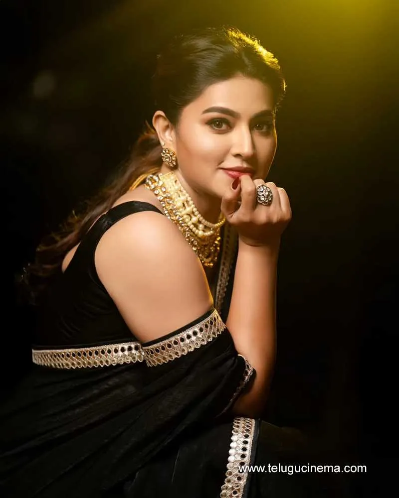 Sneha Stills 19032501