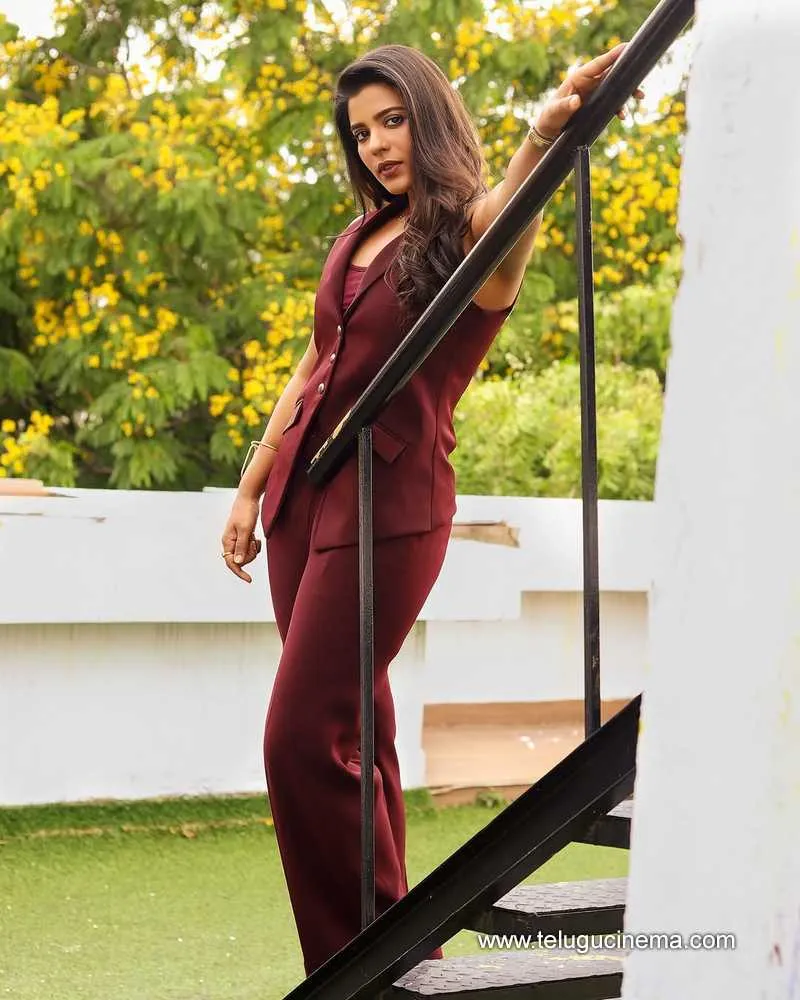 Aishwaya Stills 19042501