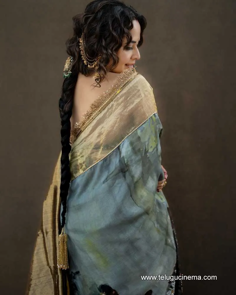 Anasuya Stills 04042501