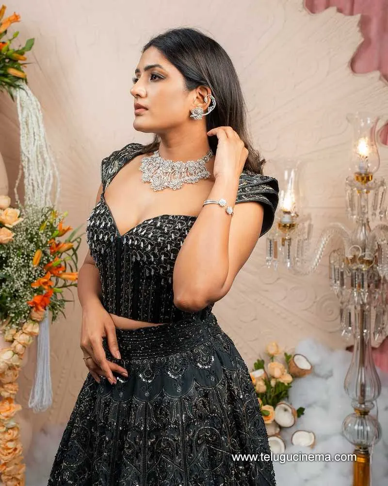 Eesha Stills 15042501