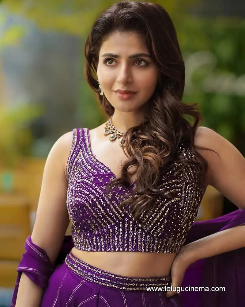 Iswaryamenon Stills 17042501