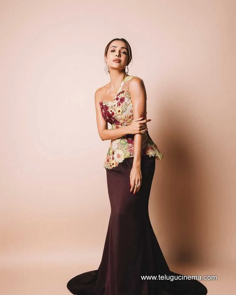 Malaika Stills 18042501