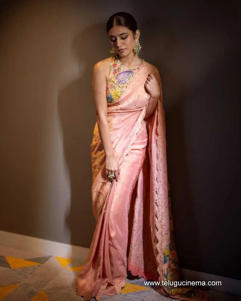Priyavarrear Stills 21042501