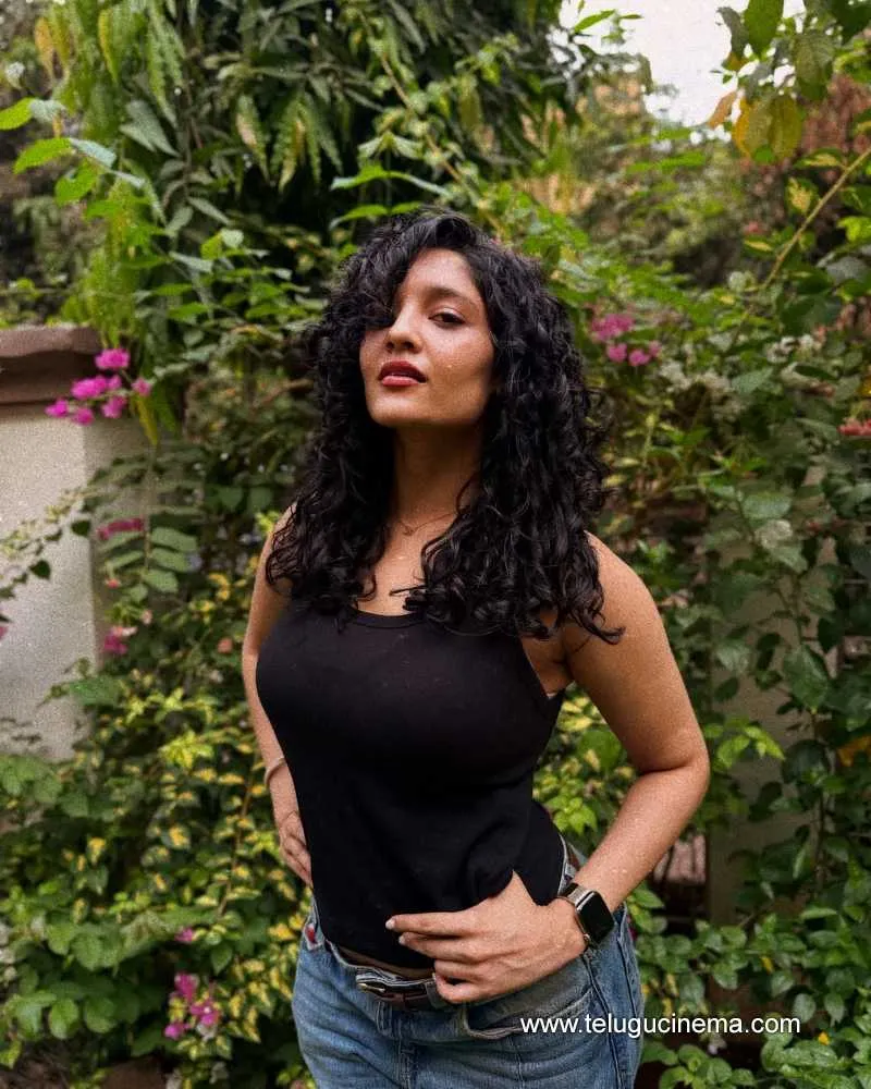 Ritika Stills 02042501