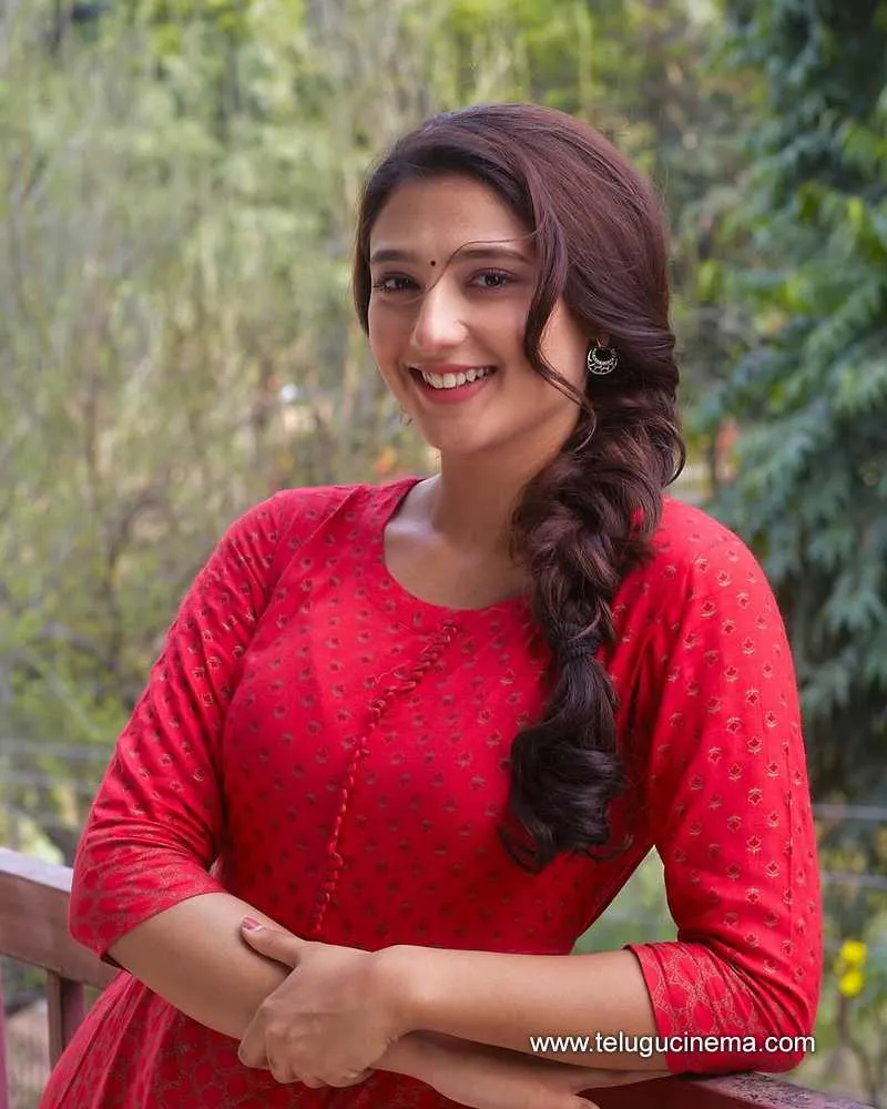 Ritika Stills 08042501