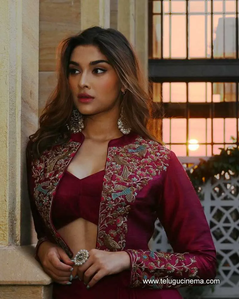 Saiee Stills 10042501