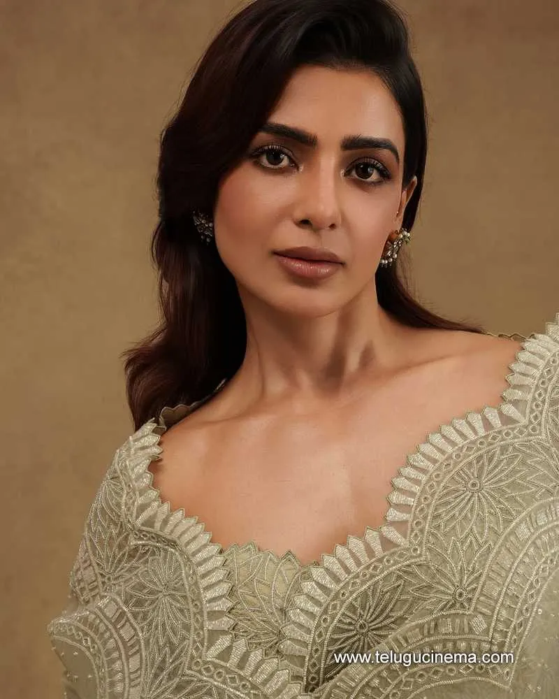 Samantha Stills 08042501