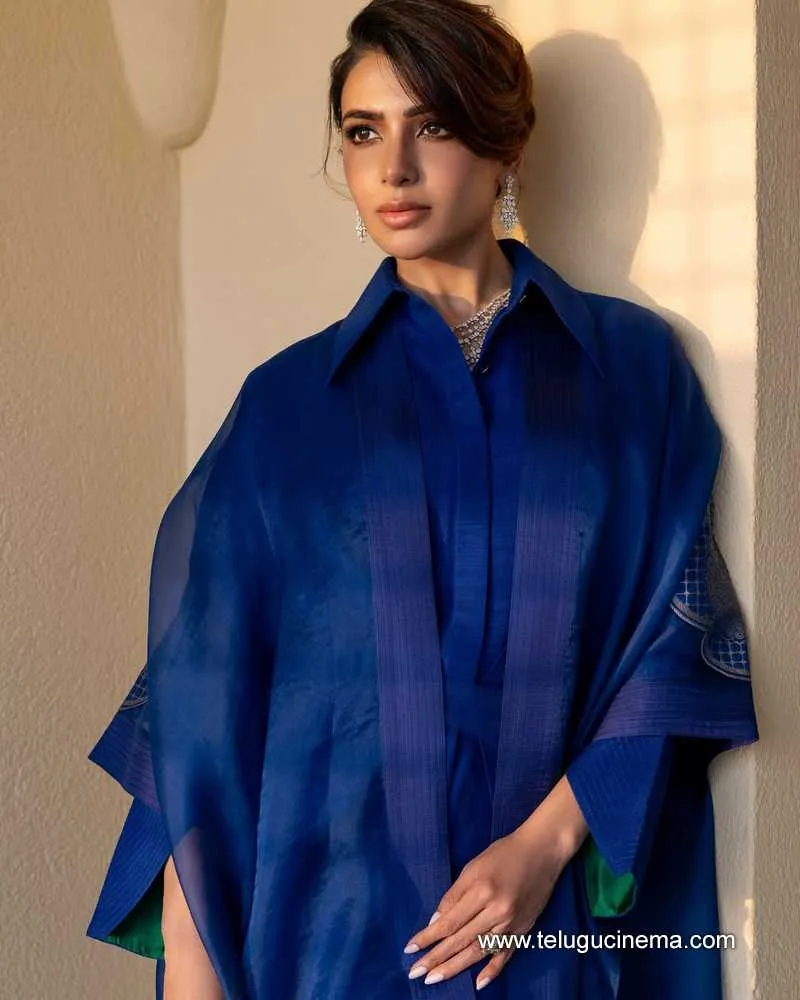 Samantha Stills 26042501