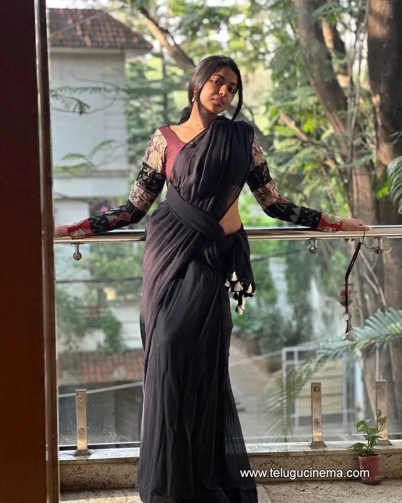 Shivani Stills 25042501