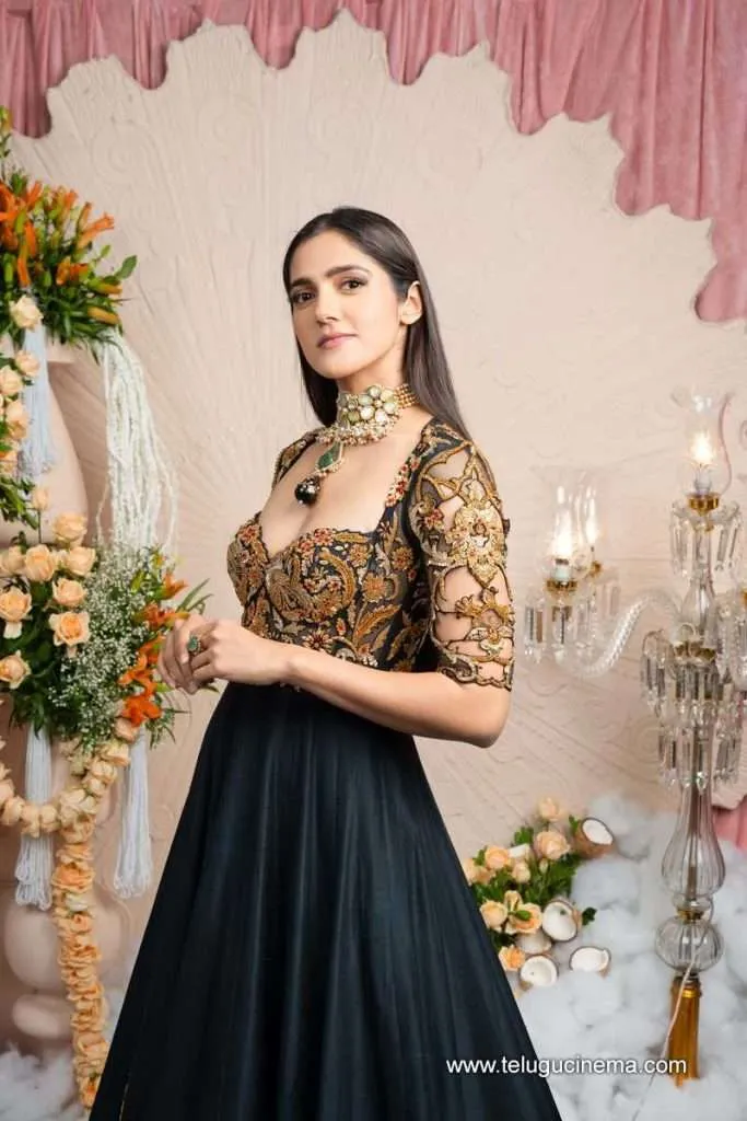 Simran Stills 17042501